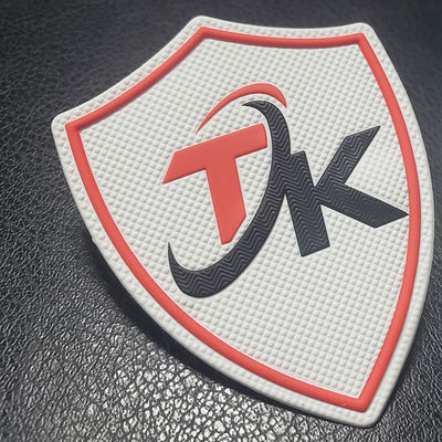Transferencia termal de goma suave grabada en relieve impresa de encargo del remiendo 3D Tpu para el logotipo del paño