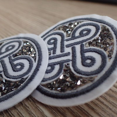 Diseño de imitación de la moda de Diamond Custom Embroidered Patches With