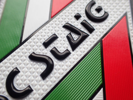 El OEM 3D grabado en relieve de encargo Logo Soft TPU etiqueta los remiendos para la ropa
