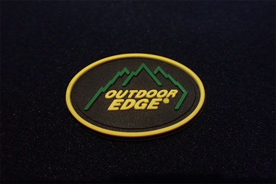 Cree el logotipo de encargo de los remiendos de la ropa 3D de la etiqueta para requisitos particulares de goma de la ropa