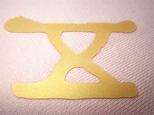El logotipo modificado para requisitos particulares 3D grabó en relieve las etiquetas de la transferencia de calor de la impresión de la pantalla para la ropa