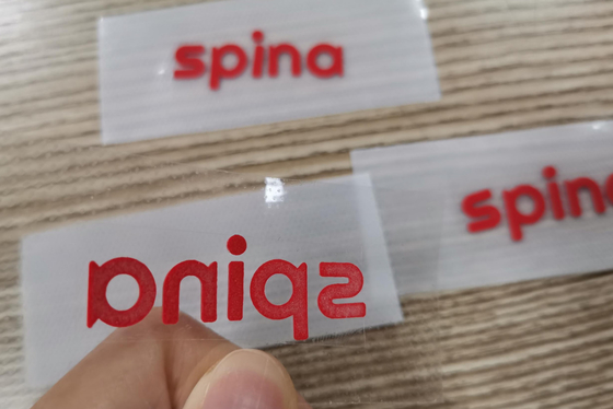 Material de goma modificado para requisitos particulares ropa del plástico de silicón de la etiqueta de la transferencia 3D