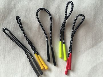Tirador de goma de la cremallera del silicio colorido con el cordón el elástico del poliéster de 2m m