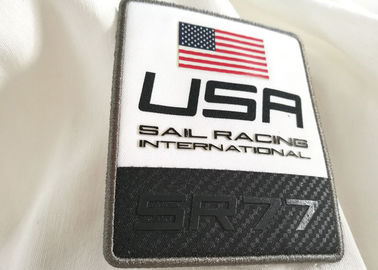 Etiquetas impresas diseño de la ropa del logotipo de la moda, remiendos reflexivos del modelo de la bandera para la ropa