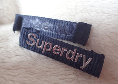 Etiqueta de plata de alta frecuencia del cuello de la ropa del logotipo de Superdry 3D para las chaquetas