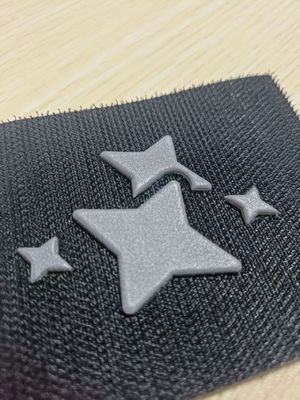 Fabrica de hierro en la etiqueta personalizada 3D Tpu Emblema TPU en relieve Parches para ropa etiqueta personalizada