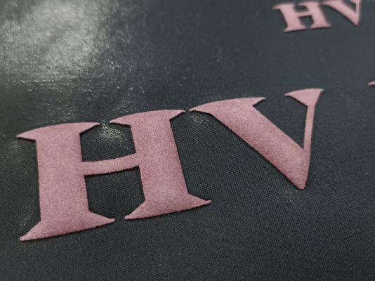 Prendas de vestir de espuma de polvo 3D en relieve etiqueta de ropa logotipo de prensa térmica etiquetas para sudadera