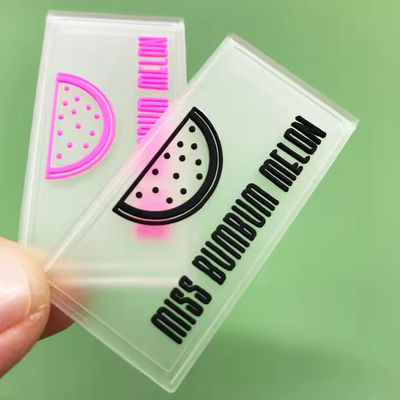 Plastico de PVC transparente de caucho para prendas de vestir Etiqueta de PVC Plastico de silicona claro