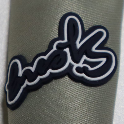 Etiqueta de silicona 3D personalizada Lavable Logotipo de silicona 3D suave de transferencia de calor