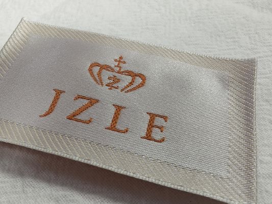 Parches de bordado personalizados para el cuello, tejido de alta densidad, etiquetas de lujo para zapatos