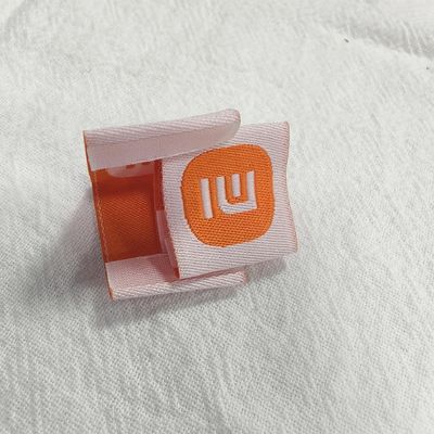 Etiquetas tejidas personalizadas de alta densidad para ropa, etiquetas plegables para cubiertas de libros y bolsas