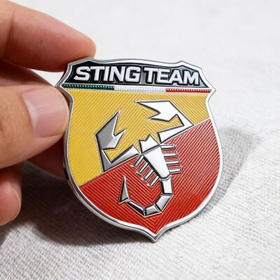Parches de ropa personalizados hechos con tejido tejido y tinta con tamaños personalizables formas y colores pantone para accesorios de ropa