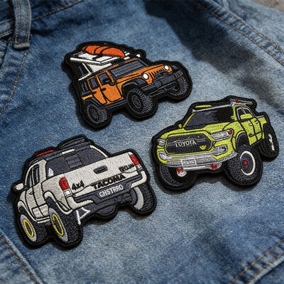 Parches bordados personalizados diseñados para profesionales en uniformes bolsos sombreros y chaquetas que proporcionan una impresión duradera y visibilidad