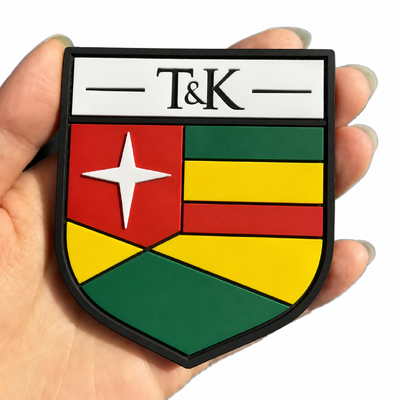Etiqueta de PVC de goma 3D personalizada con logotipo en relieve y etiqueta de serigrafía ecológica para ropa y bolsos