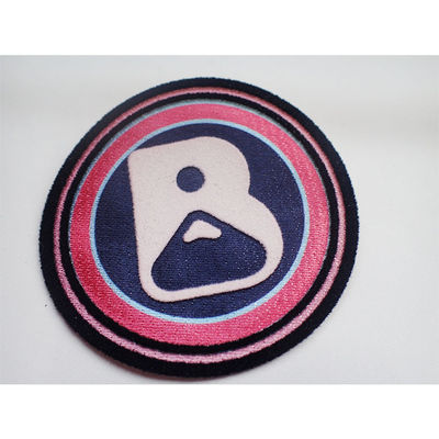 3D que se reúne el hierro de encargo de la insignia/para coser en los remiendos del paño para el logotipo grabado en relieve remiendo de la ropa