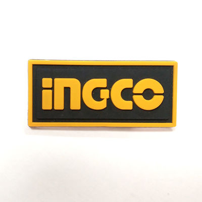 El Pvc de la ropa 3D del OEM remienda el logotipo de encargo colgante de la etiqueta de la ropa de las etiquetas de la camiseta