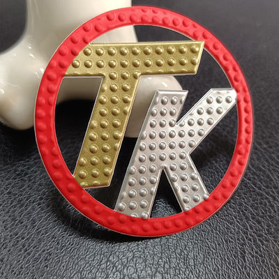 Cree la etiqueta grabada en relieve Logo Iron On Garment de la transferencia de calor para requisitos particulares de la etiqueta engomada 3d TPU