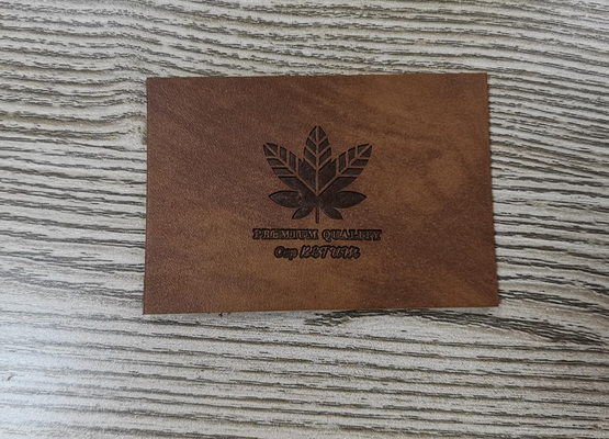 Cosa en parches de cuero de la PU de la ropa que la ropa etiqueta el logotipo grabado en relieve